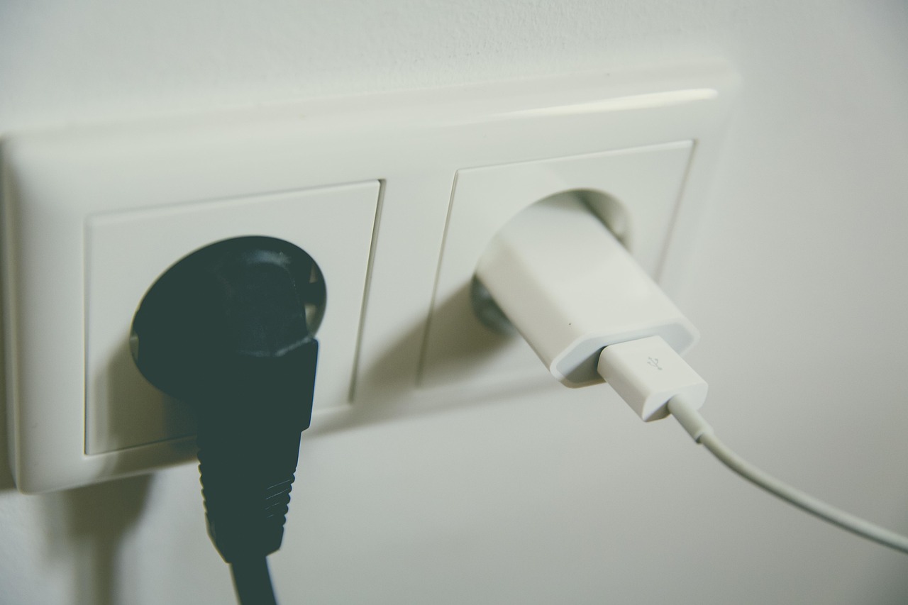 USB-C oplaadstations in meubels: geïntegreerde oplossingen voor de digitale moderne woning