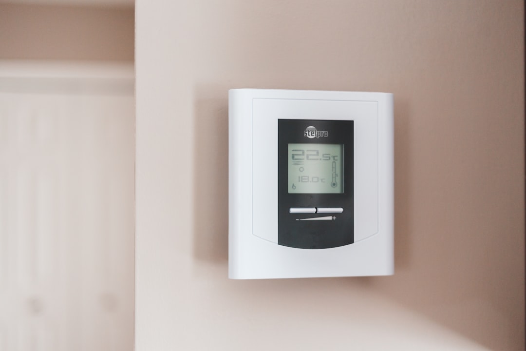 Een hygrometer toont ideale zomer luchtvochtigheid. Een hygrometer toont ideale zomer luchtvochtigheid.