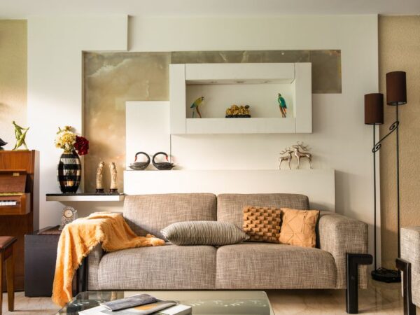 Terug naar natuurlijke kleuren: aarde- en kleitinten in je interieur