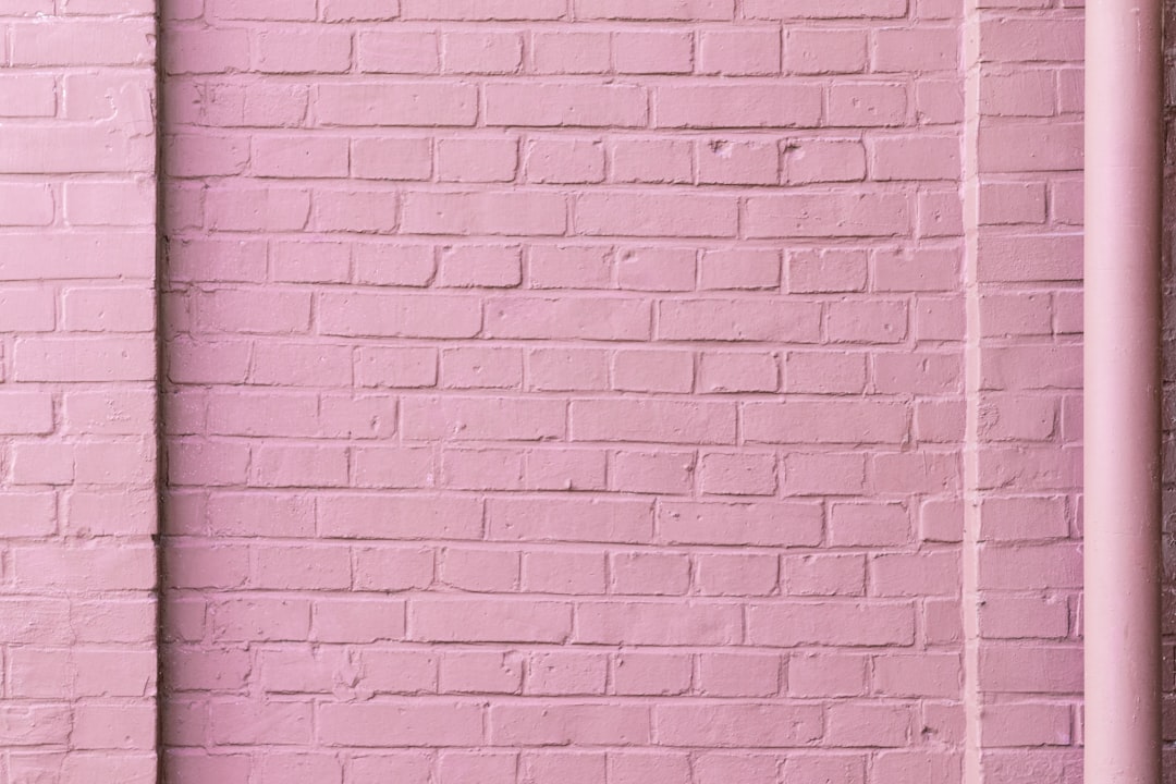 Bakstenen muur fotobehang ideeën: creëer een urban chic look