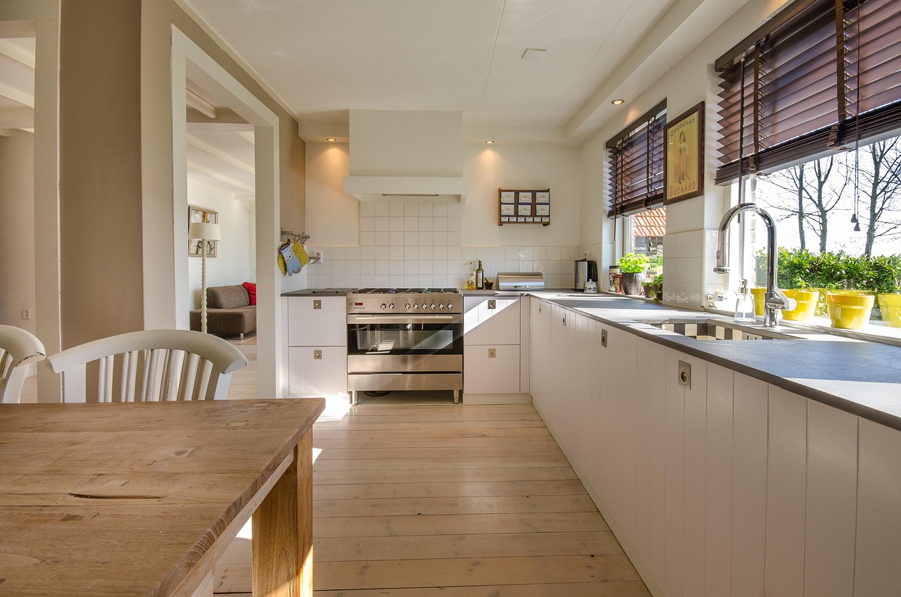 Dramatisch ingerichte slaapkamer met weelderige stoffen. Dramatisch ingerichte slaapkamer met weelderige stoffen.