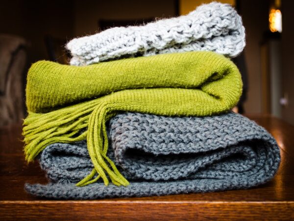 Warmte en textuur toevoegen aan je decor voor knusse winteravonden